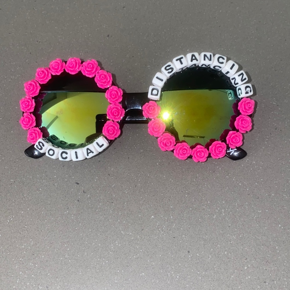 Social Distancing sun glasses